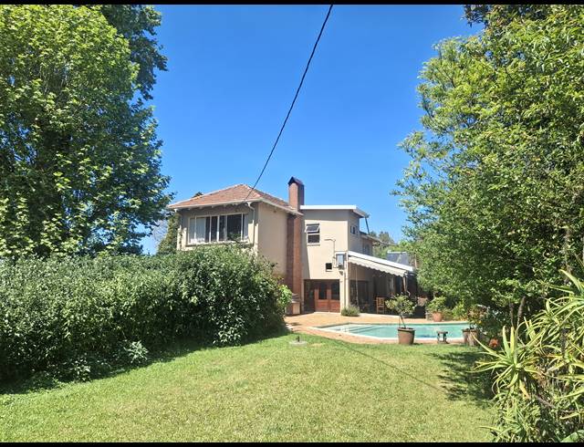 4 BEDROOM FREEHOLD FOR SALE IN HILTON CENTRAL